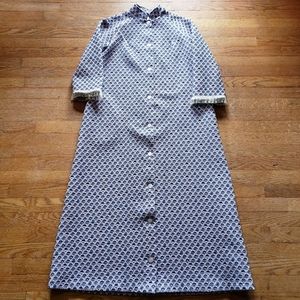 Vintage 70s blue pink quilted textured bathrobe ruffles modest housecoat Medium